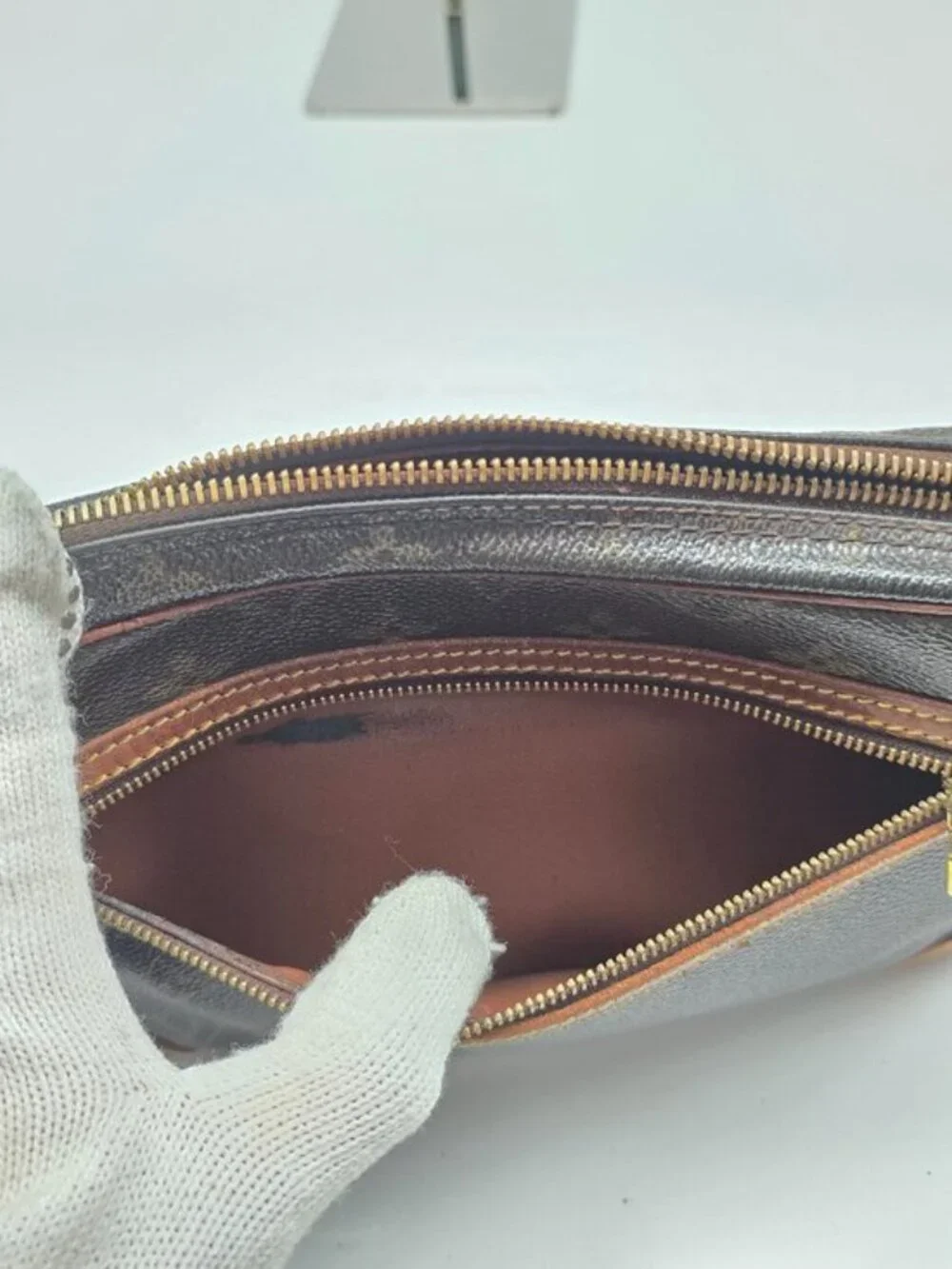 Authentic Louis Vuitton Marly Dragonne Monogram Canvas Zip Clutch Front Pocket